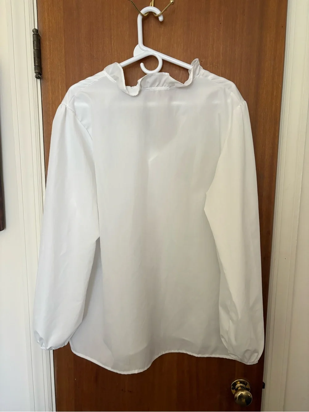 Women’s Plus Size  Classic White Blouse-Ruffled Neckline /Front Sz 3XL - Picture 7 of 10